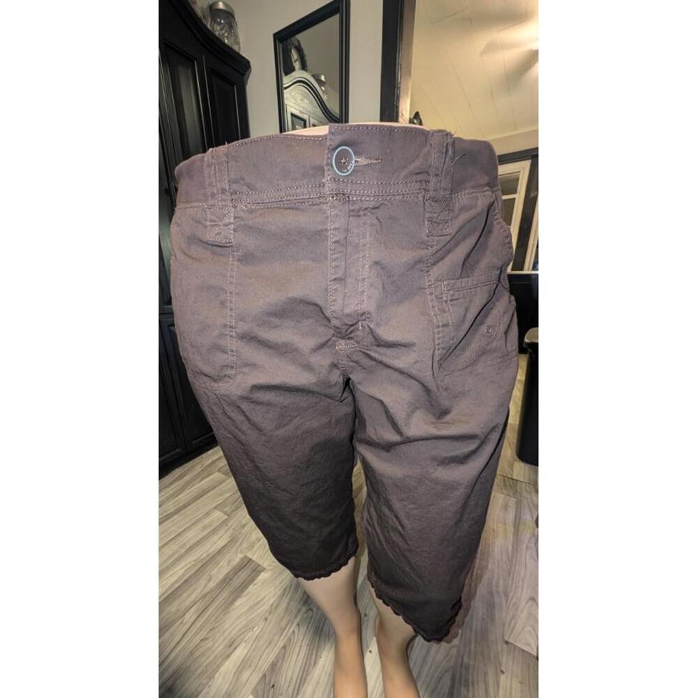 Lee Easy Fit Bermuda Shorts – Brown – Size 24W Medium